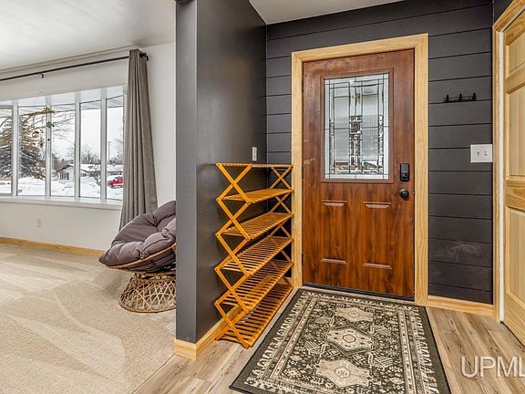 2nd image of 1108 Garfield St