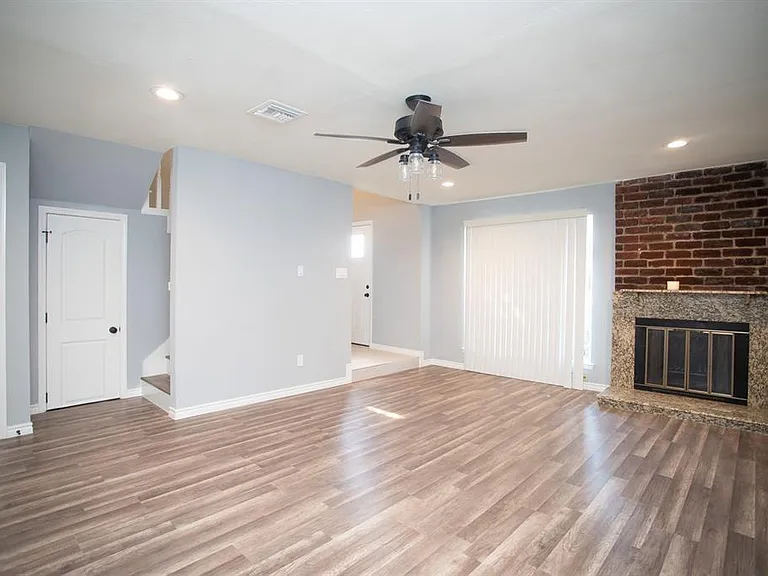 5821 Sunforest Dr — Photo 8