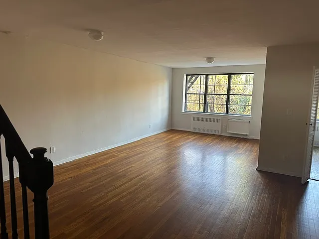 24 Middle Neck Rd #2G — Photo 7