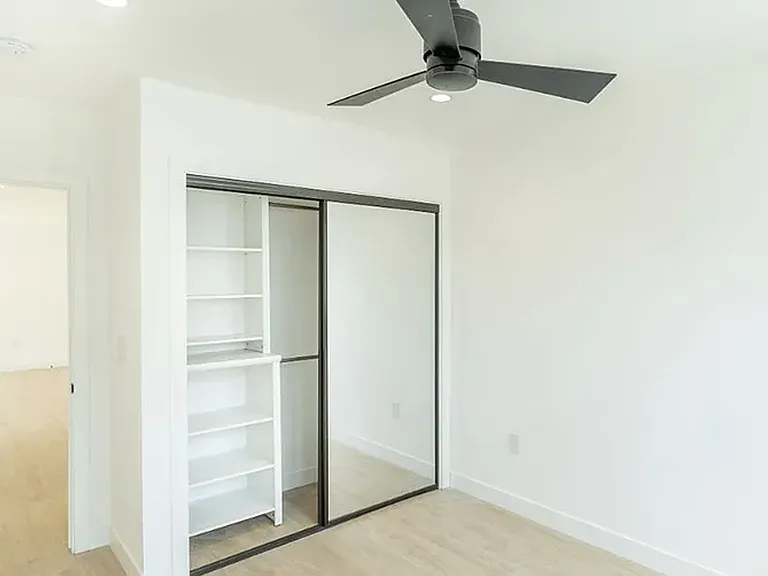1000 N Curson — Photo 45