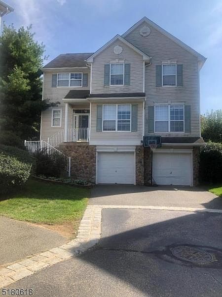 1st image of 226 Winding Hill Dr