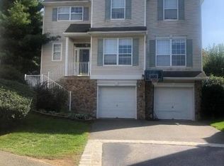 226 Winding Hill Dr, Hackettstown, NJ 07840