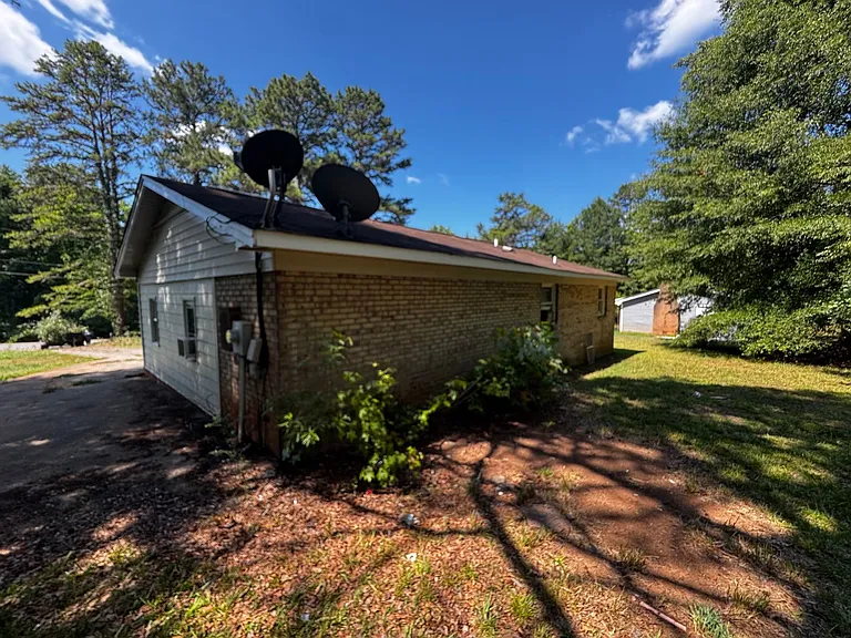 6016 Leo Dr — Photo 2