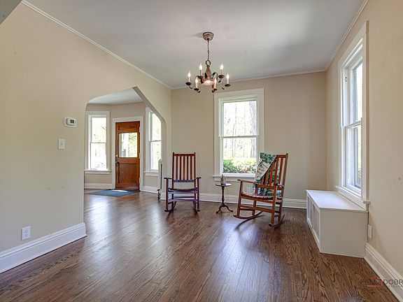 4th image of 544 Ravine Ave