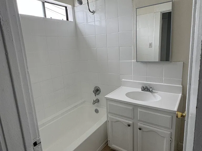 429 W Cowles St — Photo 6