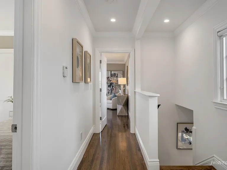 325 Moncada Way — Photo 33