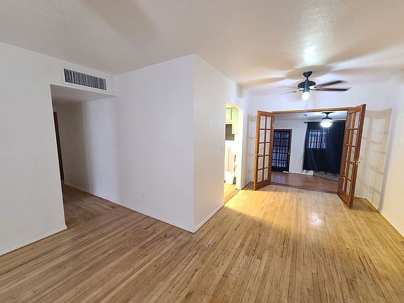 3rd image of 1596 Vine St