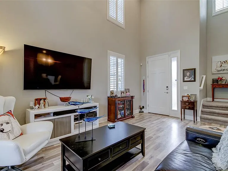 426 Birdsong Ln — Photo 8