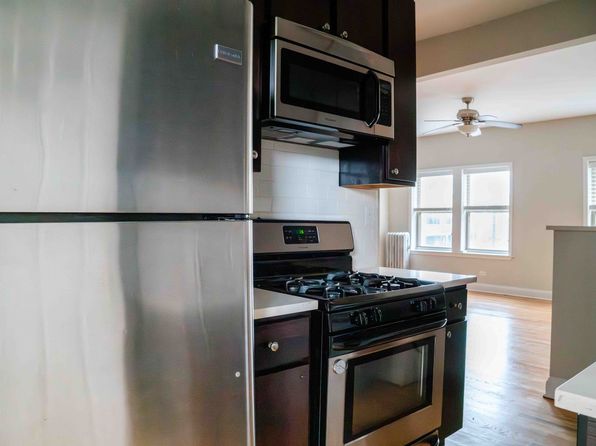 2822 W Montrose Ave #2