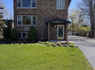 7819 Garden Ln APT 1, Justice, IL