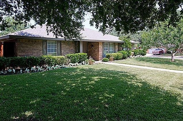 1st image of 4700 Yellowleaf Dr