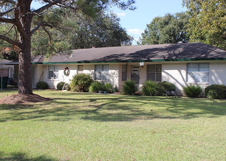 2nd image of 316 E Matagorda Ave