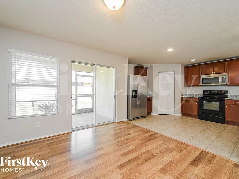 1560 Nature Trl — Photo 6