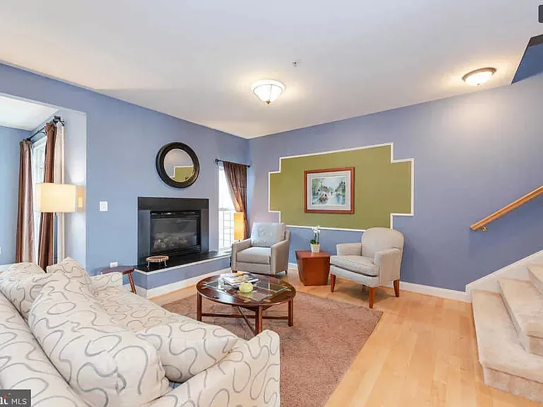 8042 Four Quarter Rd — Photo 4