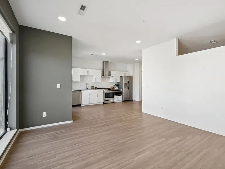 806 Olympic St #407 — Photo 10