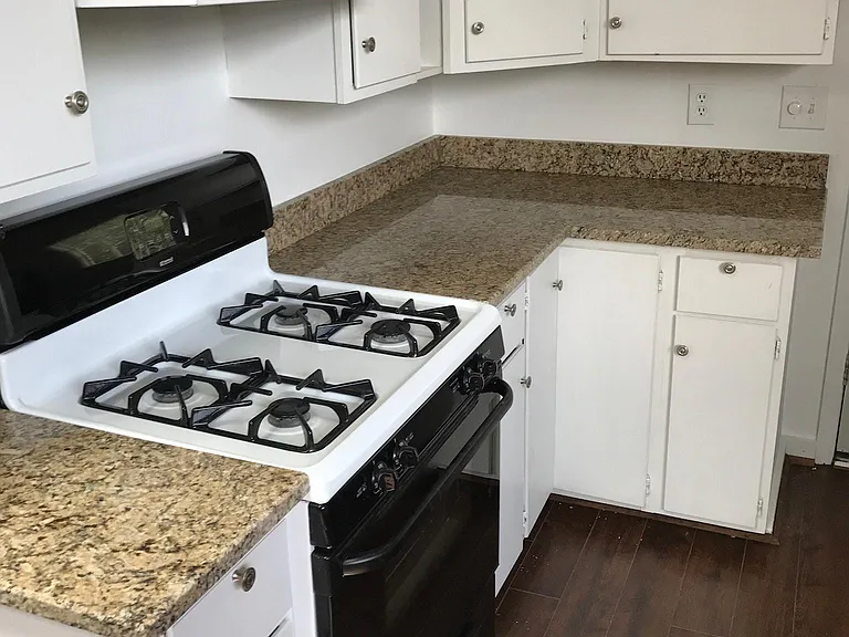 1112 Welch St #2 — Photo 8