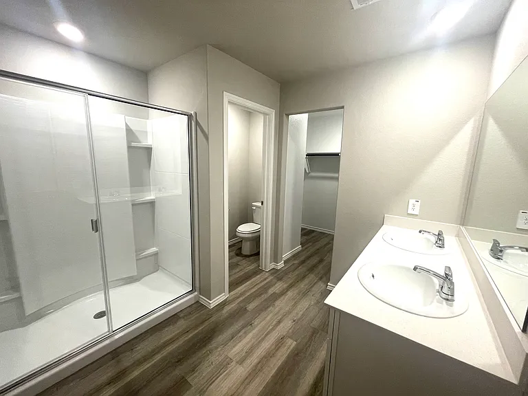 5552 Rollins Dr — Photo 14