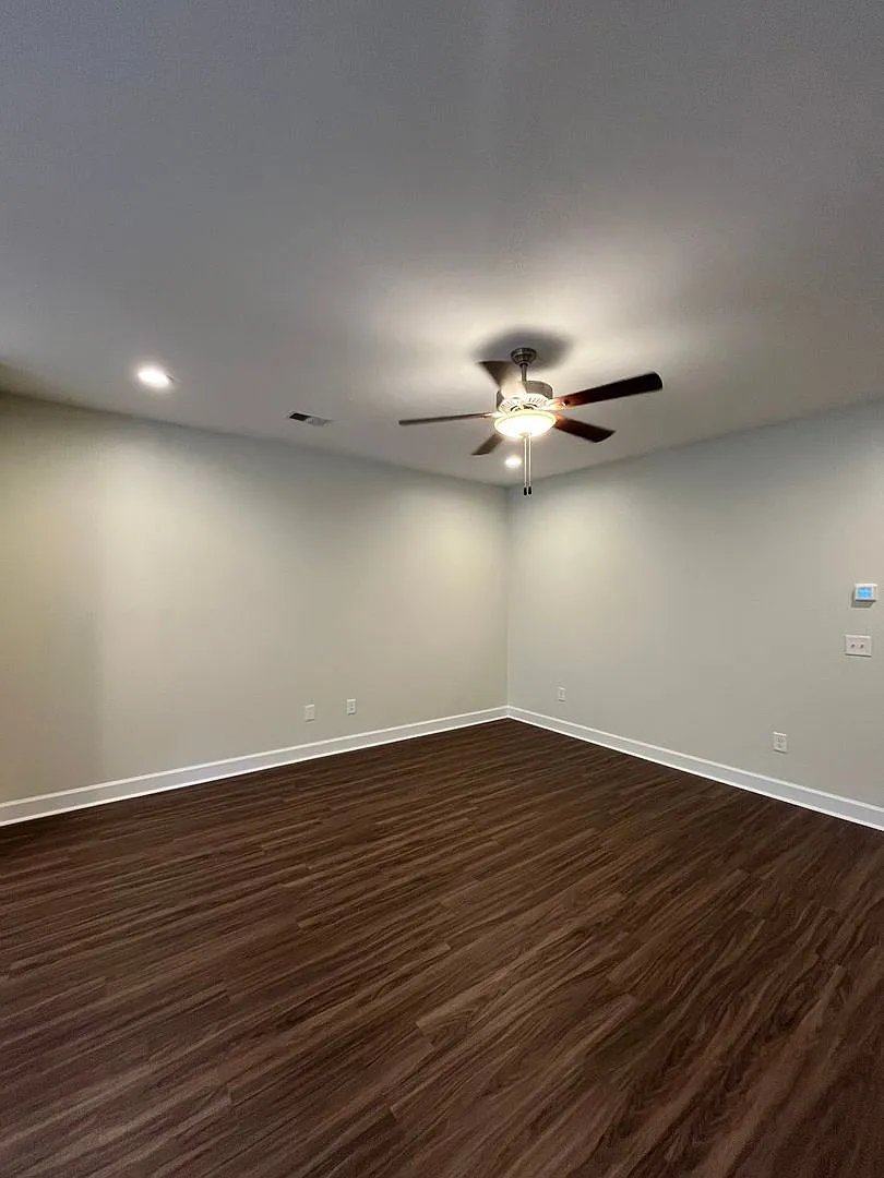 Comfortable, Convenient & Move-In Ready! — Photo 4