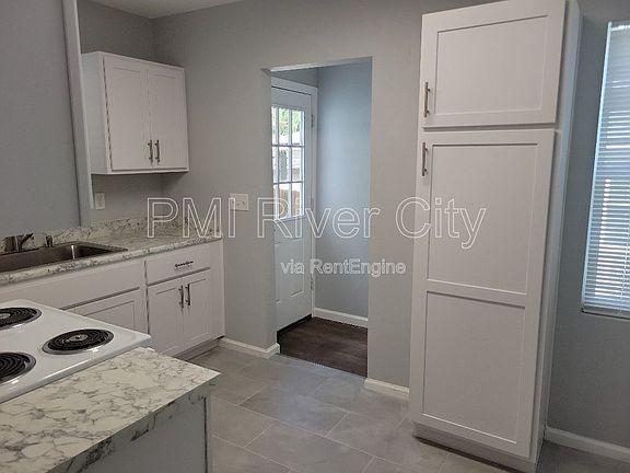 2nd image of 1356 River Hills Cir E