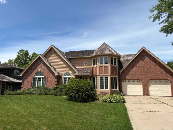 5908 Schumann Dr, Fitchburg, WI 53711