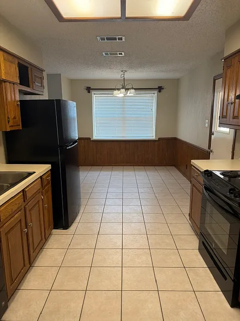 3 bed, 1378 sqft, $1,700 — Photo 3