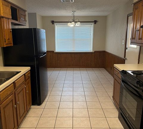 3rd image of 10498 County Road 1215