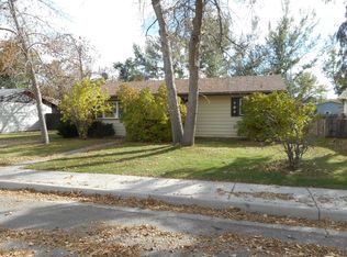 102 E Valley Dr, Gillette, WY 82716