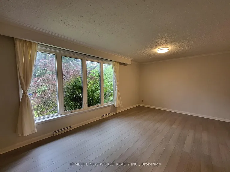 118 Cartier Cres #UPPER — Photo 4
