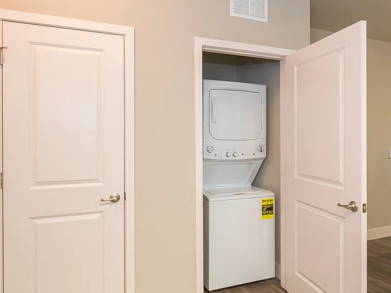 The Overlook at Interquest Apartments — Photo 24