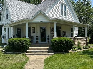 621 6th St, Manchester, IL 62663