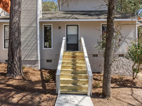 850 Danish Dr, Fayetteville, NC 28303