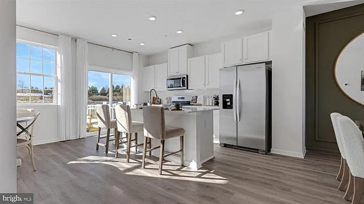 3 bed, 2.5 bath, 1969 sqft, $2,850 — Photo 4