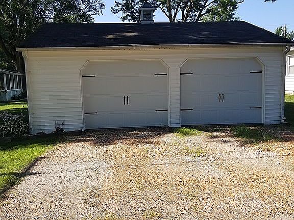 2-Car Garage