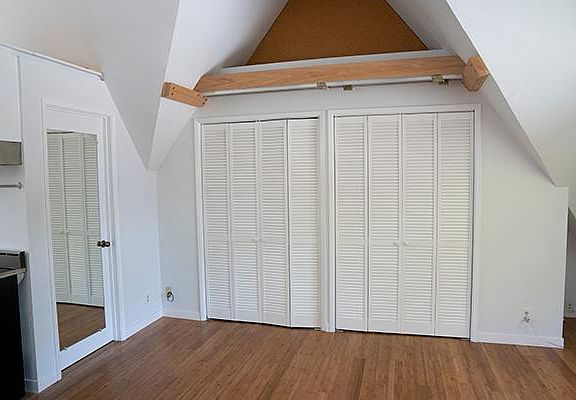 2nd image of 530 Avenue Cabrillo