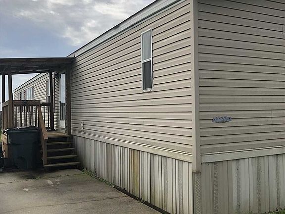 3rd image of 239 Blakefield Dr