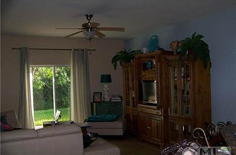 4th image of 625 NE Moss Rose Pl