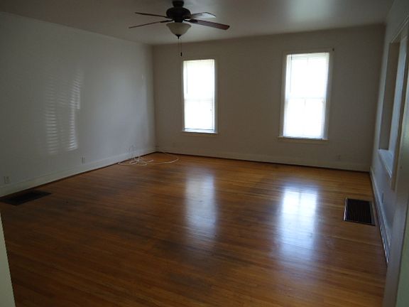 4th image of 318 Dayton St
