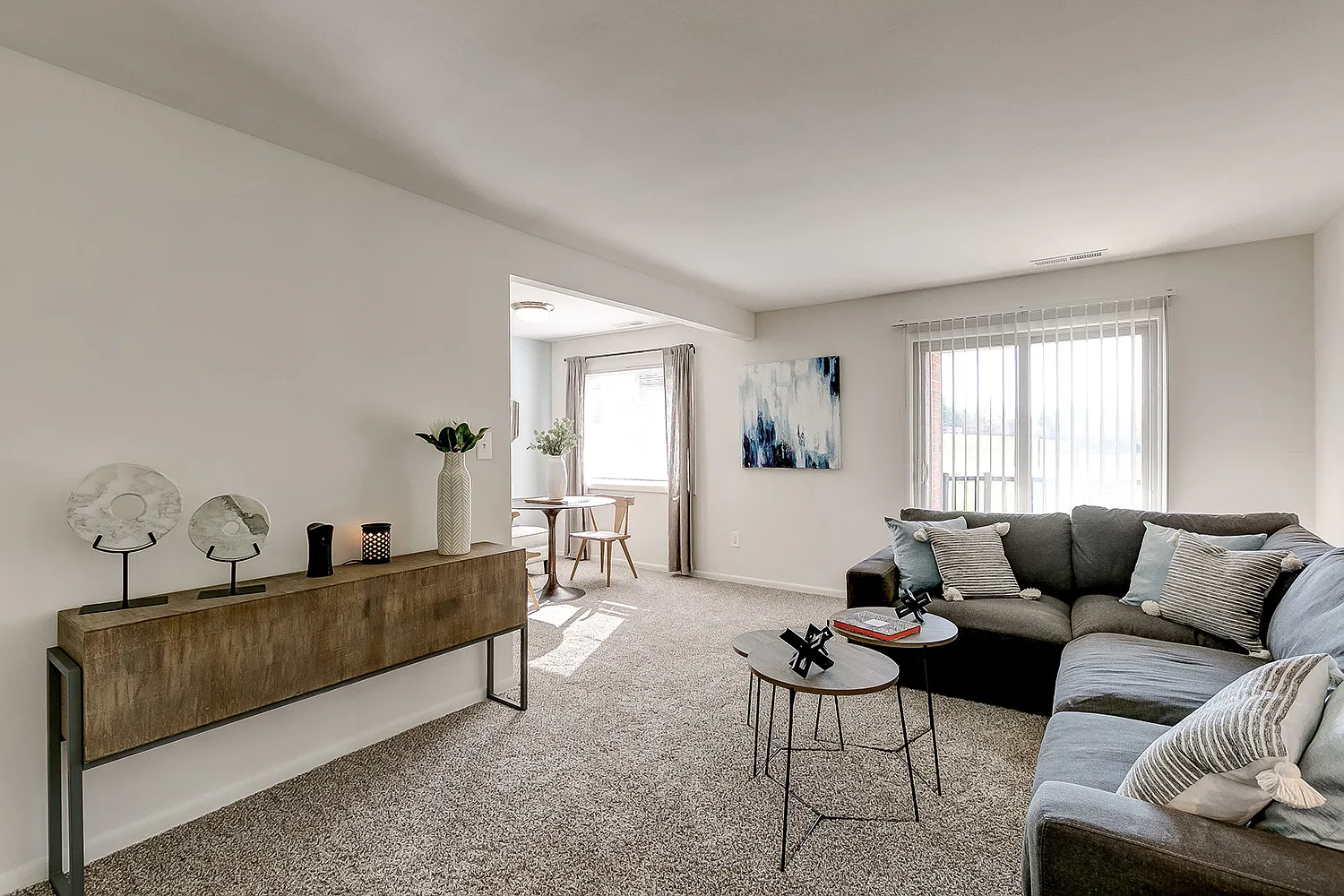 Doncaster Village Apartments — Photo 1