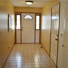 2nd image of 901 NW Heatherwood Dr