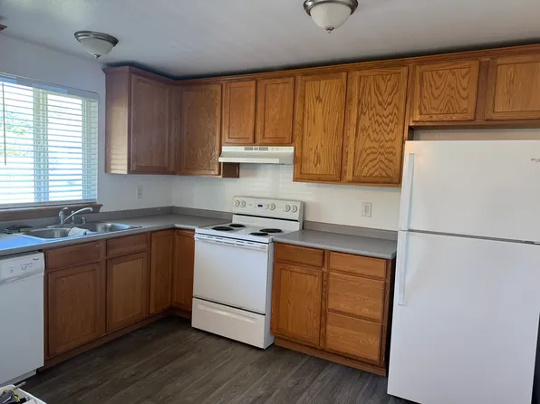 416 S 36th St, Tacoma, WA 98418