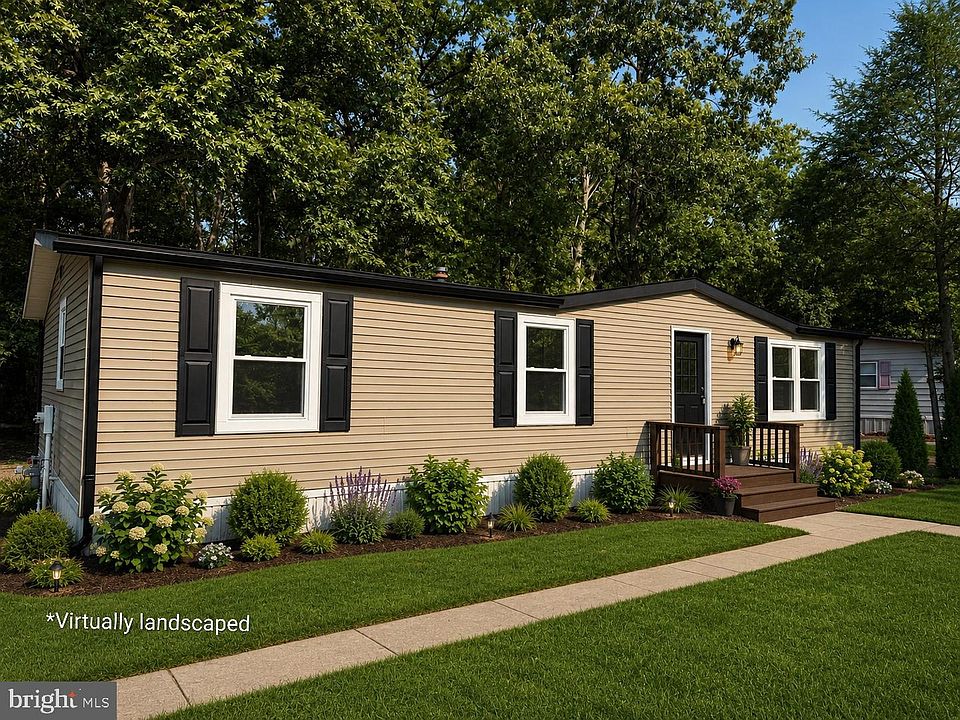 1st image of 8 Harding Dr