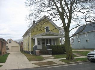 1129 S 24th St, Manitowoc, WI 54220