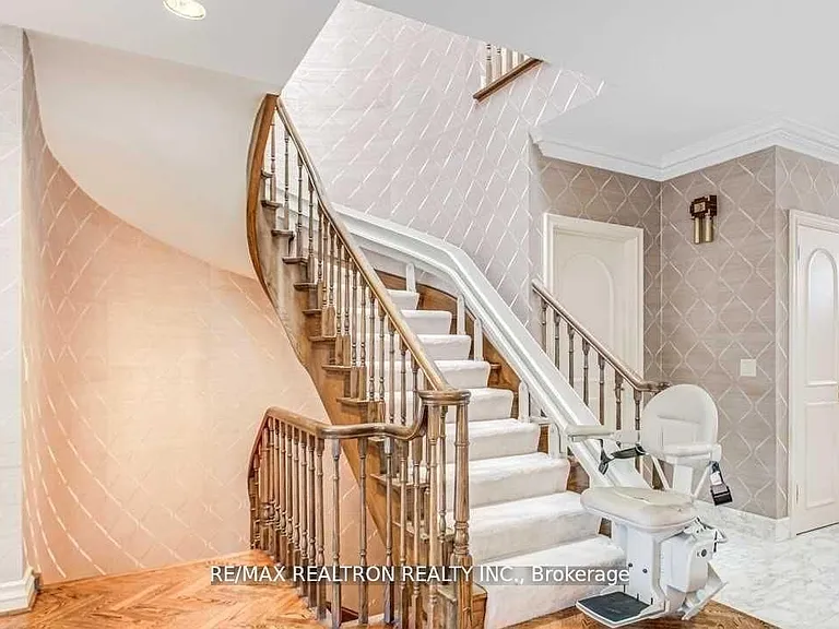 29 Sultana Ave — Photo 6