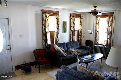 Living Room (2)