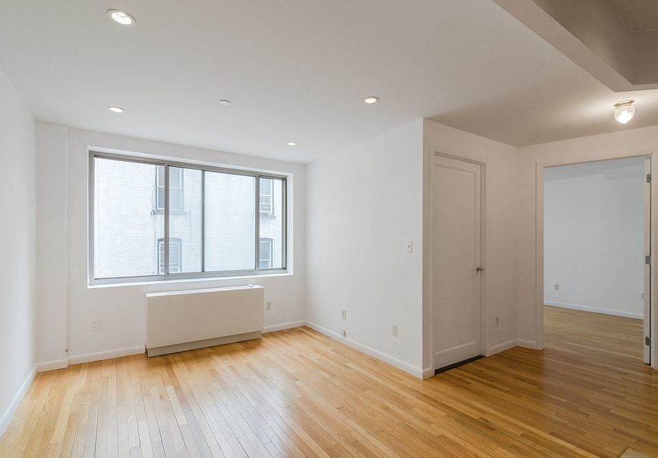 1st image of 698 10th Ave Ph B