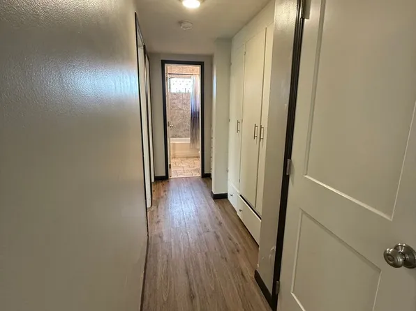 Lincoln Street Apartments, 1433 SW Lincoln St #18181464, Topeka, KS 66604