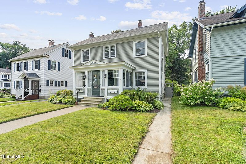 3rd image of 50 Washington Road