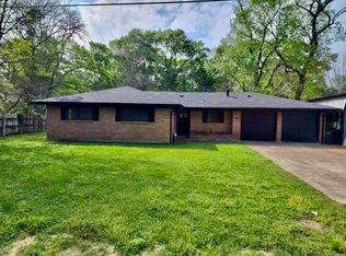 1411 Lakeland Dr, Liberty, TX 77575