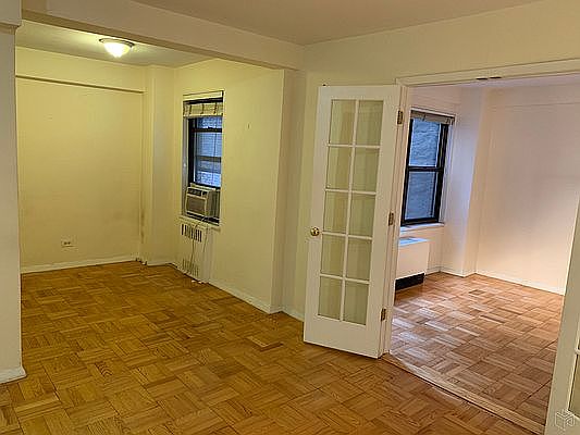 4th image of 150 E 56th St APT 3B