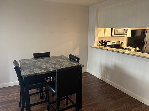 4th image of 15050 Sherman Way Unit 151
